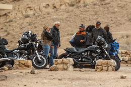 Активная пятница / Короткая остановка байкеров в пятничном пробеге по пустыне Негев