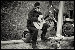 печаль / портрет уличного музыканта, парк отдыха Ессинтуки