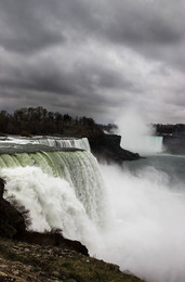 Niagara falls / ***