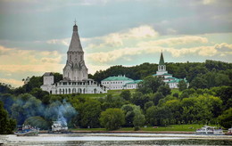 Вид на Коломенское,с реки. / Вид на Коломенское,с реки.