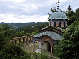По святым местам / Достопримечательности Болгарии: Сокольский монастырь недалеко от города Габрово - церковь