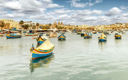 Порт на Мальте / Рыбацкий порт у деревни Марсалоклок на Мальте