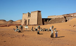 Вади эс-Сэбуа / Египет, Нубийская пустыня на берегу озера Насер, храм Вади эс-Сэбуаю