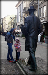 ПАМЯТЬ. / У ПАМЯТНИКА КОМПОЗИТОРА СЕРГЕЯ ПРОКОФЬЕВА.