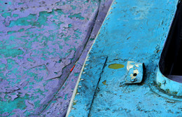 старые лодки / две лодки, поплавок, краска