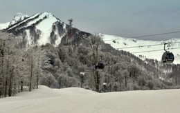 Подъём, затем спуск на лыжах / Подъём, затем спуск на лыжах и это кайф.