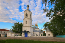 Церковь Покрова Пресвятой Богородицы в Покрове. / ***