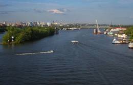 &nbsp; / река Самарка,на ЗП слева виден шпиль ж.д вокзала(синий купол), мост железнодорожный,который идёт от ж.д вокзала,спальные районы