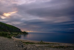 робкий лучик / Лазурь небесная смеётся,
Ночной омытая грозой,
И между гор росисто вьётся
Долина светлой полосой.
ф.Тютчев