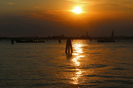Золото Лагуны / Закат над Венецией. Снято с острова Лидо.
