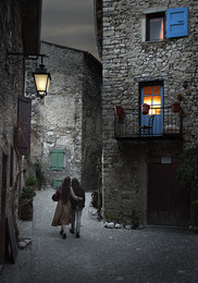 Urban romance / Romantic scene in the old streets of Châtillon-En-Diois. This is a small town in the Vercors, a mountain region in south of France.
