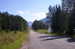 Дальняя даль в горах / Не часто дорога в горах так далеко просматривается.