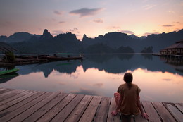 Медитация / Утро на озере Чеолан в Тайланде