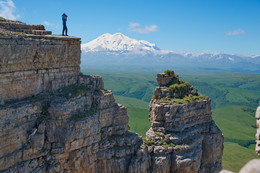Вершина / Вид на Эльбрус с плато Бермамыт.
