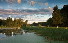 Рассветное небо / Ранним утром на реке.