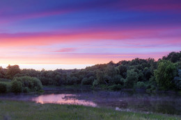 Этюд в сиреневых тонах / Разноцветный закат на деревенском пруду.