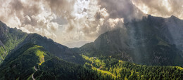 Утро на Йеннере / Снято при подъёме на гору Йеннер, Альпы, Верхняя Бавария, рядом граница с Австрией.

http://www.youtube.com/watch?v=bkoUbDuQL10