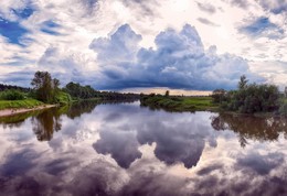 В низовьях реки Чусовой / Панорама из трёх кадров