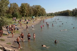 Пляжная история / Абакан. Остров отдыха.