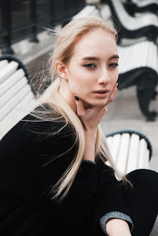 126 / photo: Marina Sheglova 
model: Elena Karaseva 
ma: ESKIMO MM