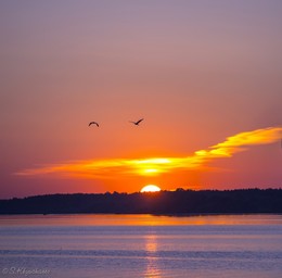 Закат. / Можайское водохранилище.