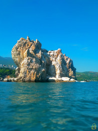 Гурзуфская скала / Название: &quot;Гурзуфская скала&quot;
Гурзуф, Крымский полуостров, август 2017 года.
Автор фото: Анастасия Белякова
