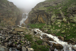 Водопад / Кавказ. Безенги. Долина Мижирги