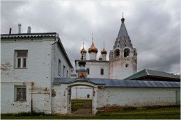 У ворот / Гороховец, Свято-Троицкий Никольский мужской монастырь