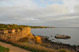 Побережье Свеаборга / Укрепления крепости построены на 7 скалистых островах, названных «Волчьими шхерами» вблизи Хельсинки