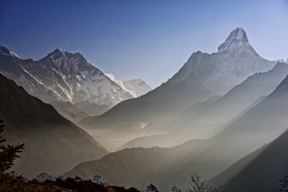 Горное утро. / Гималайские горы, Непал.