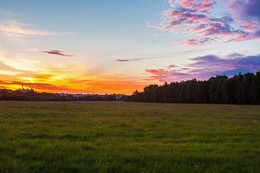 Пламенный восход. / Горящим пламенем восхода охваченное небо..