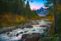 Осенний рассвет у горной реки / Река Шаурту в Кабардино-Балкарии