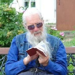 Божий человек / Из подсмотренного . Путешествия по храмам