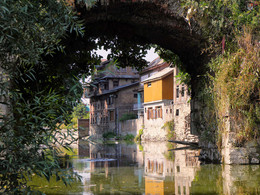 Индийская Венеция / Каналы и древние мосты города Шринагар