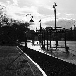 162 / Кукусики)) я вам еще не надоела с монохромными фоточками Омска?) 
shadows - my love...))