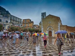 Rainy / A rainy day in Taormina, Sicily