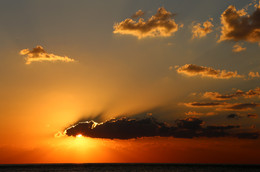 Солнечный дракон / море солнце облака закаты