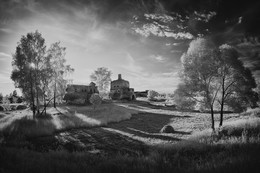 ИК вид на монастырь у Красного холма вечером / ИК вид на монастырь у Красного холма вечером