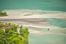 Слияние. / Нарынское водохранилище. Киргизия.