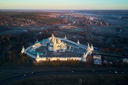 &nbsp; / Осеннее утро. Новоиерусалимский монастырь на рассвете.