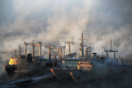 Спят корабли / г. Мурманск, Кольский залив