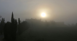 Там за туманами / Рассвет в аббатстве Сан Гальгано.