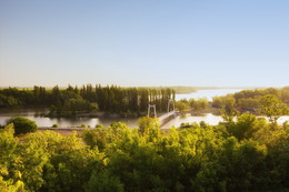 Утро в Азове / Один из &quot;классических&quot; пейзажей, который можно снять в Азове - вид на реки Азовка и Дон. 
И, конечно же, известный всем азовчанам и гостям города подвесной мост!