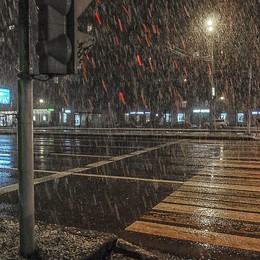 Красный снегопад / Переход.