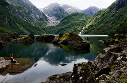 На озере среди гор и лесов... / Норвегия