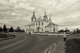 В уездном городе N / Церковь Ильи Пророка,была построена в 1875 году.с.Заолешенка,Суджанский р-н,Курская обл.