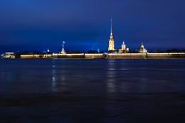 Петропавловская Крепость / Ночной вид на Петропавловскую крепость