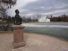 Памятник ЕИВ цесаревичу Николаю Александровичу в Царском Селе. / Памятник ЕИВ великому князю цесаревичу Николаю Александровичу в Екатерининском парке Царского Села.