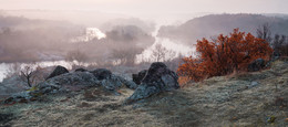 Туманное утро / Фотография утреннего пейзажа на склонах Южного Буга.