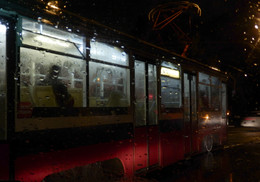 Ночной трамвай / Городская зарисовка